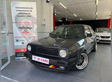 Volkswagen - Golf