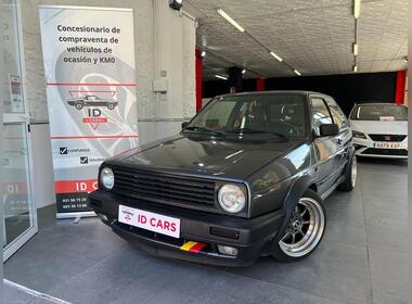 Volkswagen - Golf