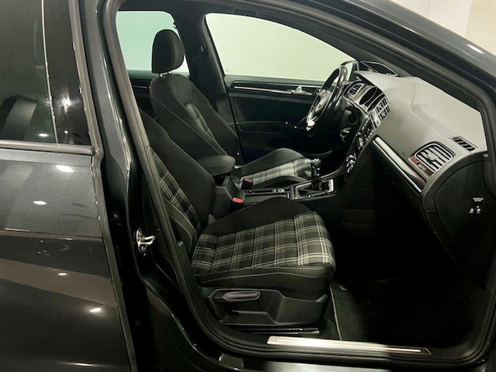 Volkswagen Golf VII GTD foto 19
