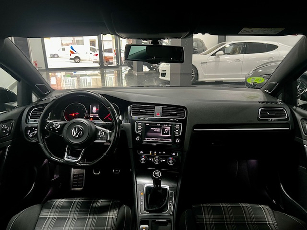 Volkswagen Golf VII GTD foto 23