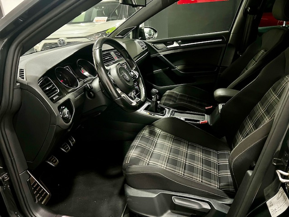 Volkswagen Golf VII GTD foto 5