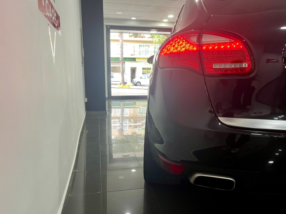 Porsche Cayenne Basis foto 23