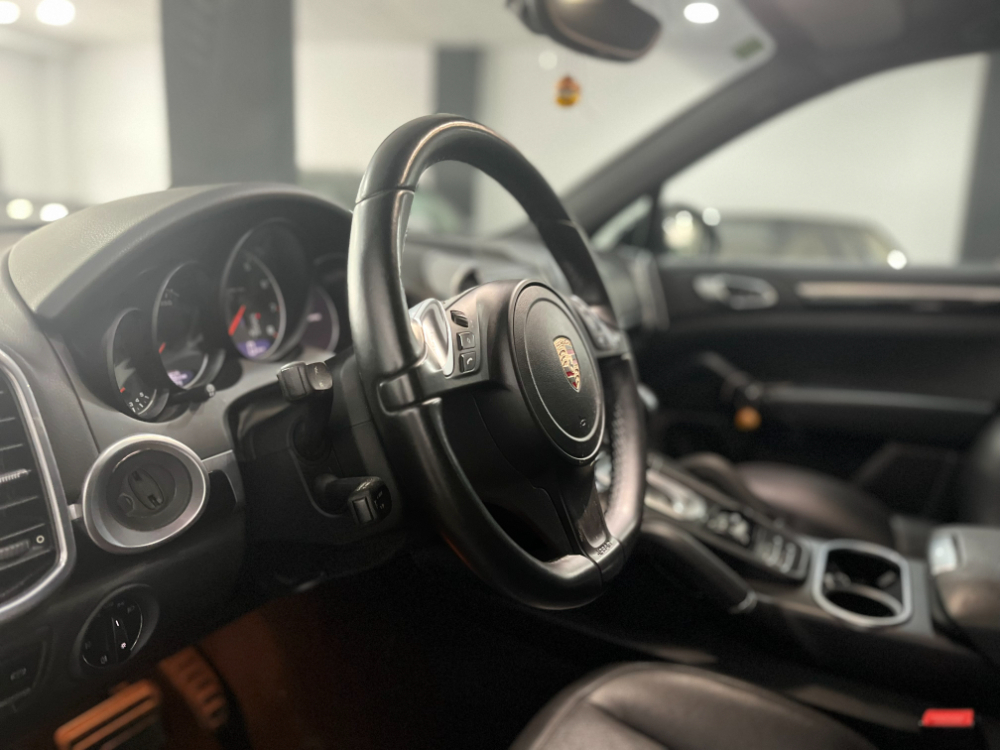 Porsche Cayenne Basis foto 11