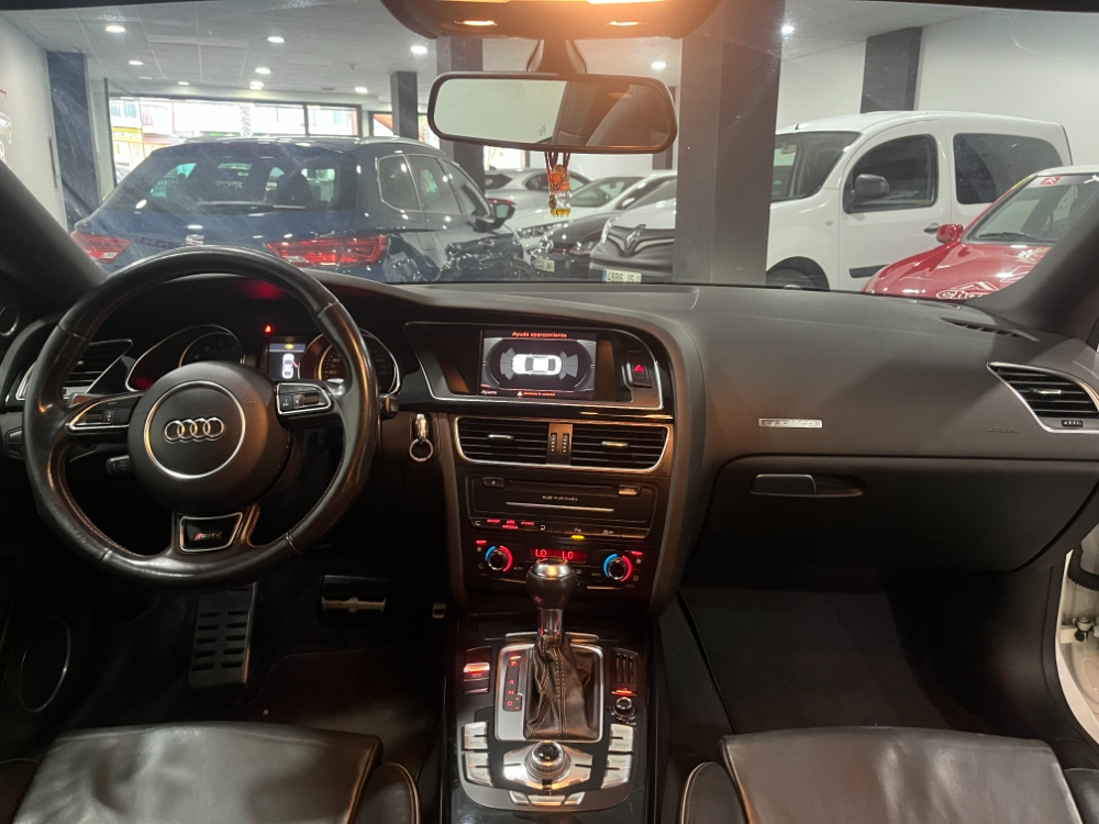 Audi RS5 Coupe 4.2 FSI quattro foto 14