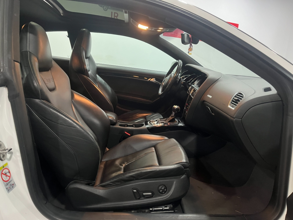 Audi RS5 Coupe 4.2 FSI quattro foto 11