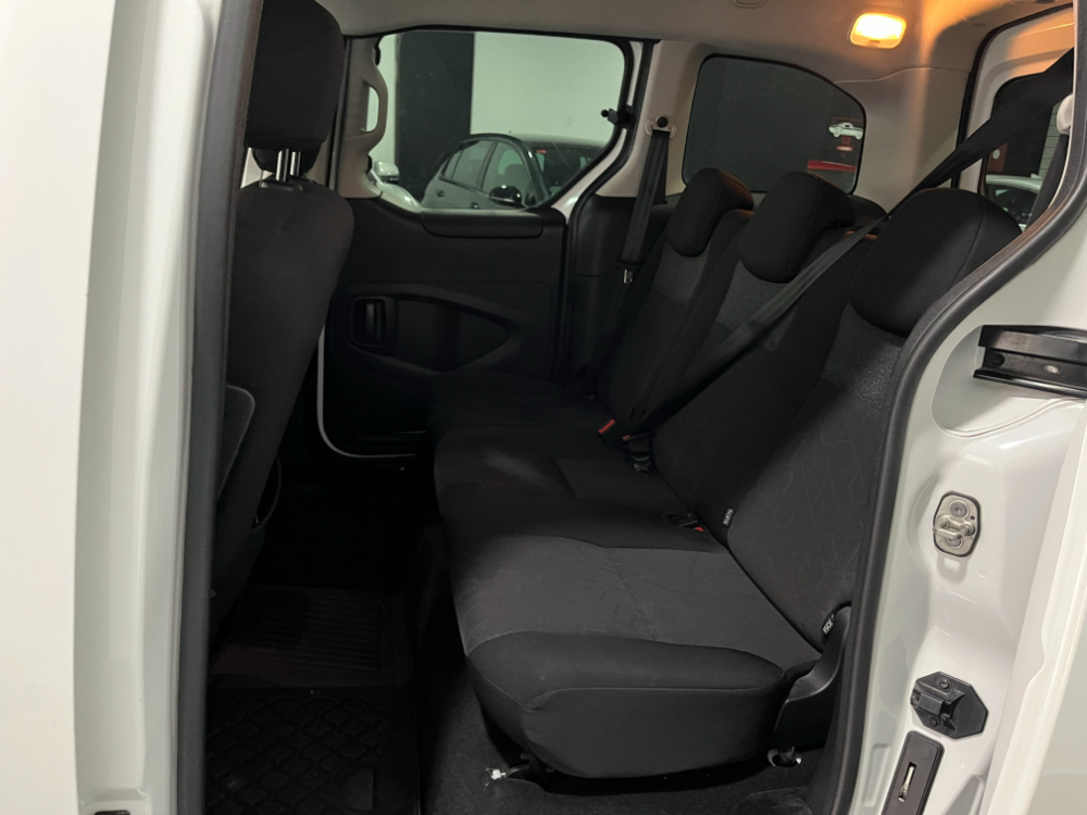 peugeot partner tepee foto 15