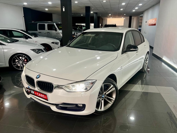 BMW Serie 3 320 i foto miniatura